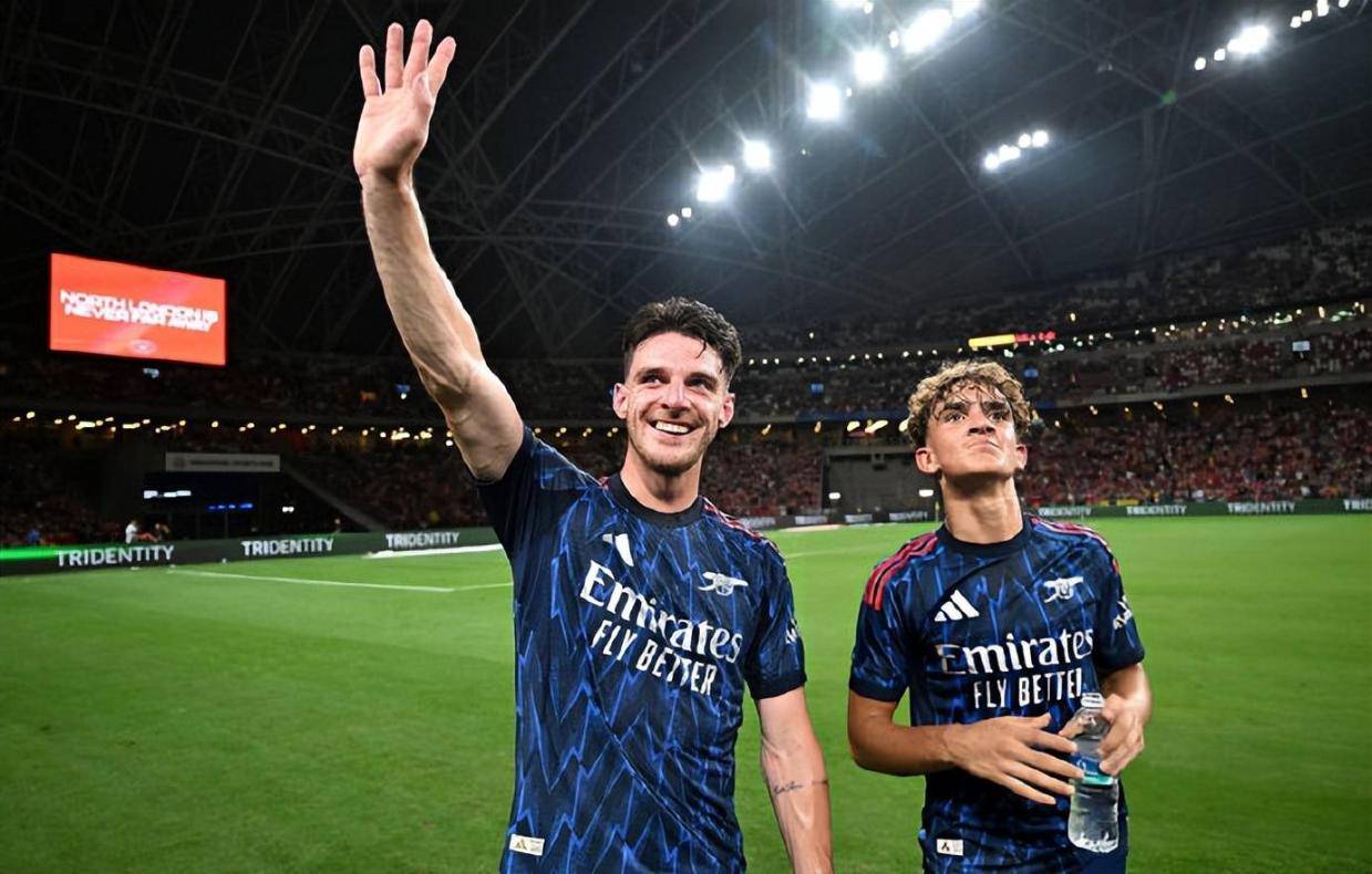 热身赛阿森纳3-2逆转纽卡，新赛季变化初现，厄德高关键性延续